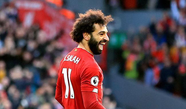 爱游戏-萨拉赫重返赛场，出色发挥首场状态出色，西班牙队观众沸腾！赛场气氛高涨-爱游戏