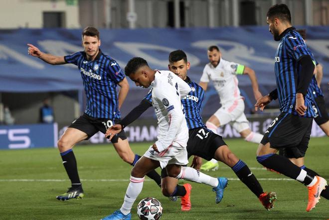 爱游戏-阿贾克斯迎西甲关键赛，加时末段调整名单，底气十足，赛季目标并未改变-爱游戏