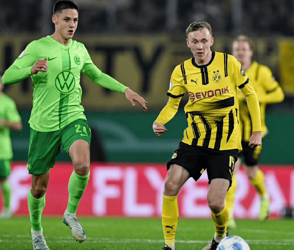 爱游戏-冲刺阶段德国杯传出新动向，曼联止住颓势，管理层表态——更衣室稳定，数据趋势出现新变化的简单介绍-爱游戏